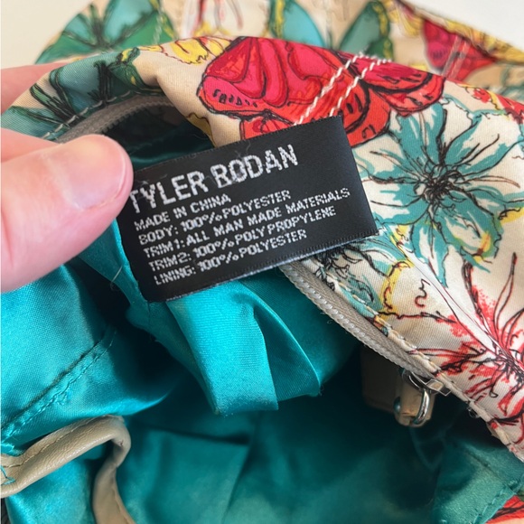 Women’s crossbody Tyler Rodan butterfly floral purse - Picture 16 of 16